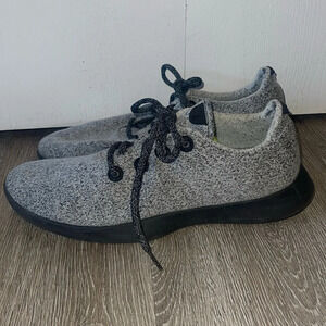 ALLBIRDS WOOL RUNNERS 0119 in light of gray with gray sole men’s sizes 12